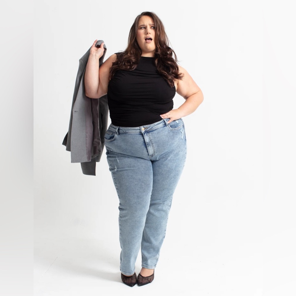 Ambela Stretch Slim Fit Mom Jean